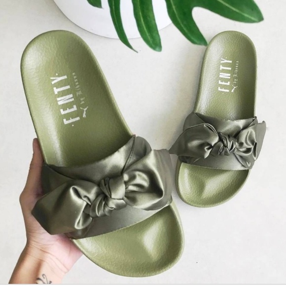 Fenty Puma Slides ****NEW**** - Picture 2 of 8